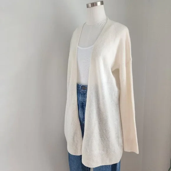 Saks Fifth Avenue 100% Cashmere Cream Cardigan Size: Medium - Picture 1 of 15
